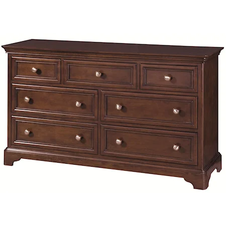 Dresser w/ 7 Drawers